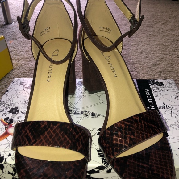 Brown CL by Laundry Jody Sandal - Picture 6 of 7